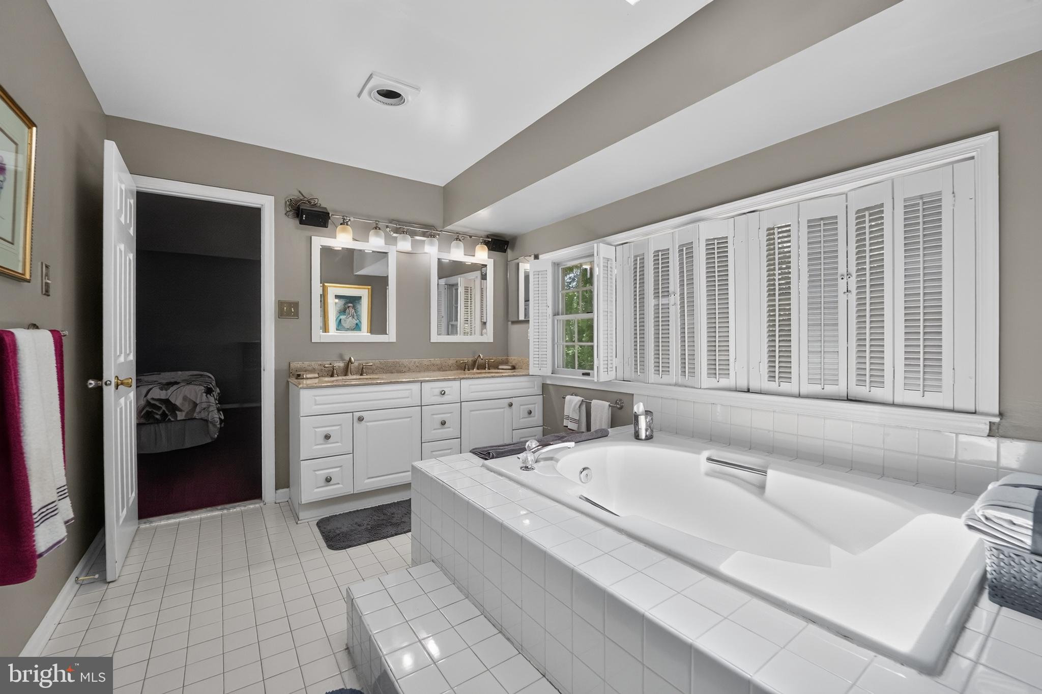 MIDDLETOWN RIDGE - Residential