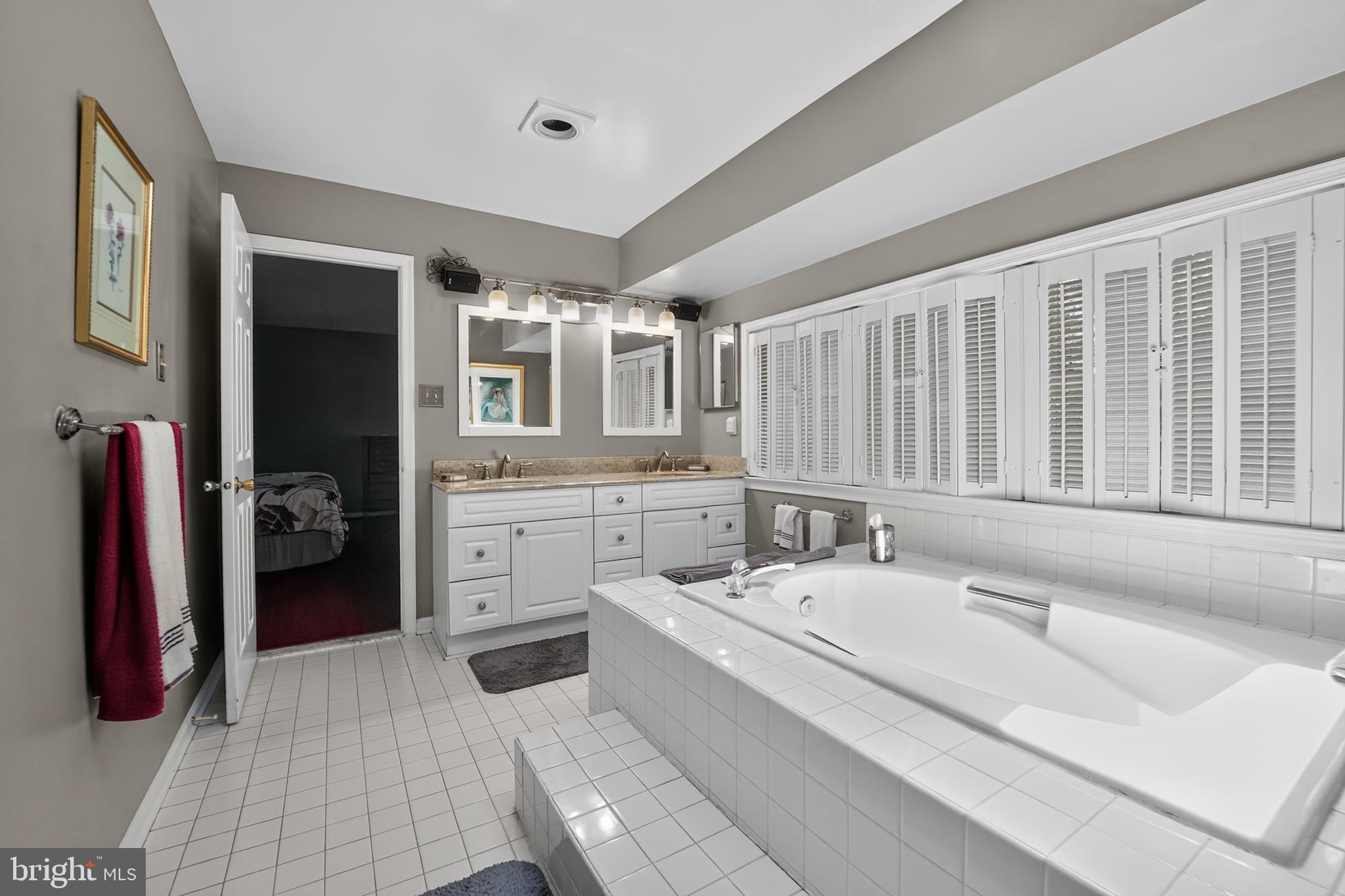 MIDDLETOWN RIDGE - Residential