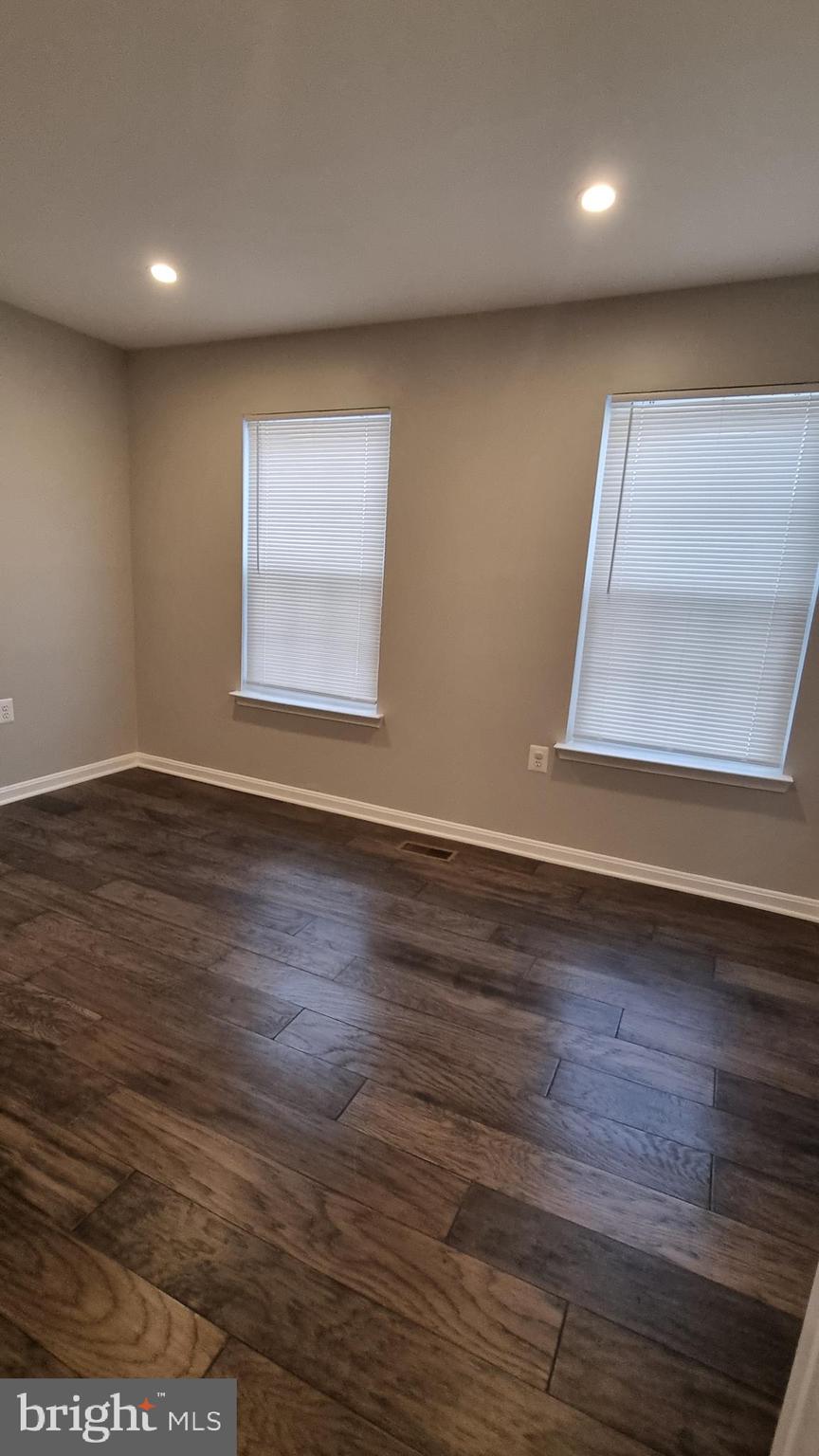 FAIR LAKES LAND BAY 4D - Residential Lease