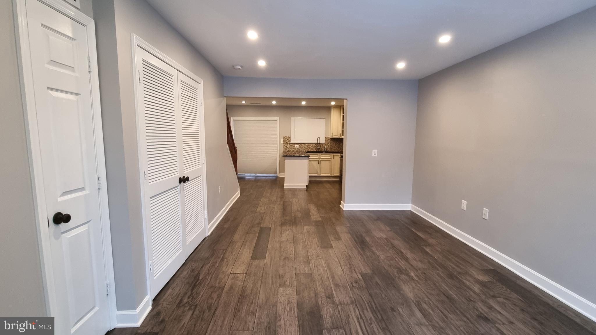 FAIR LAKES LAND BAY 4D - Residential Lease