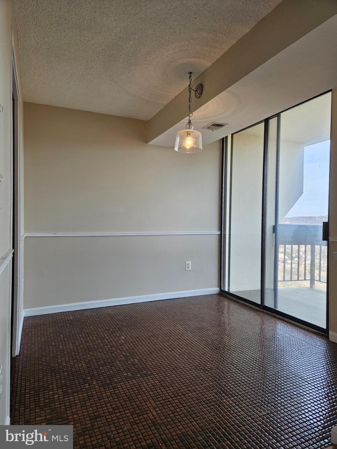 GREENHOUSE - Residential Lease