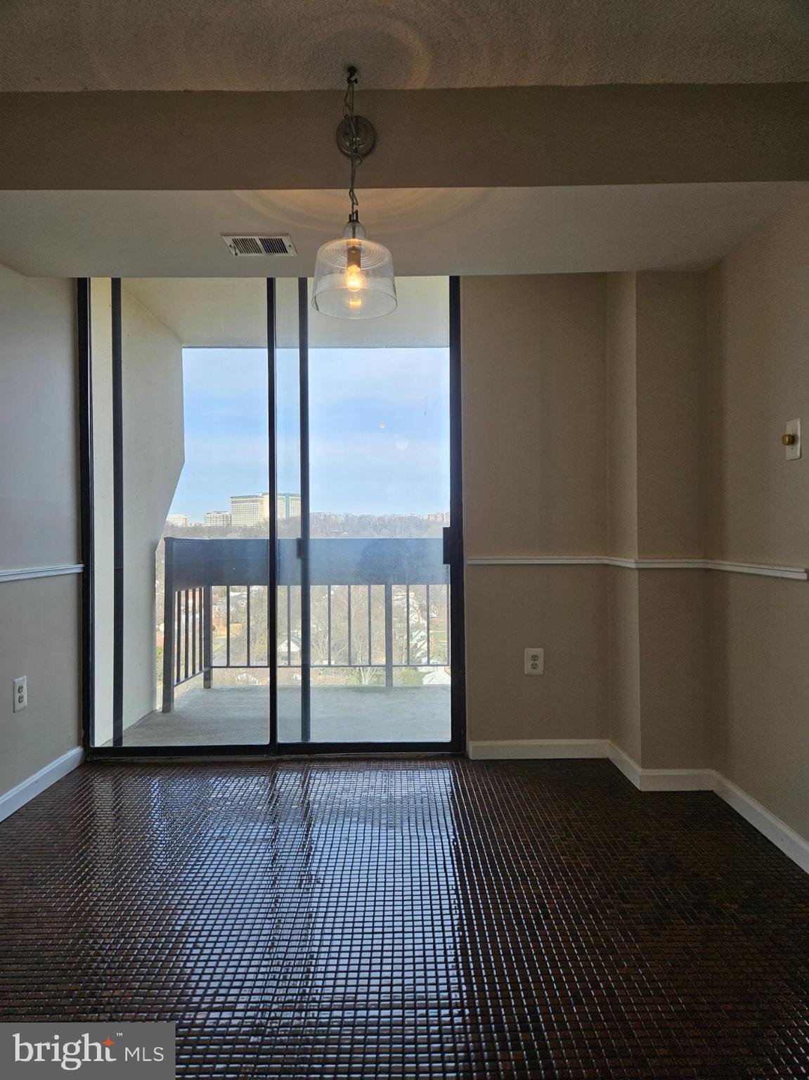 GREENHOUSE - Residential Lease