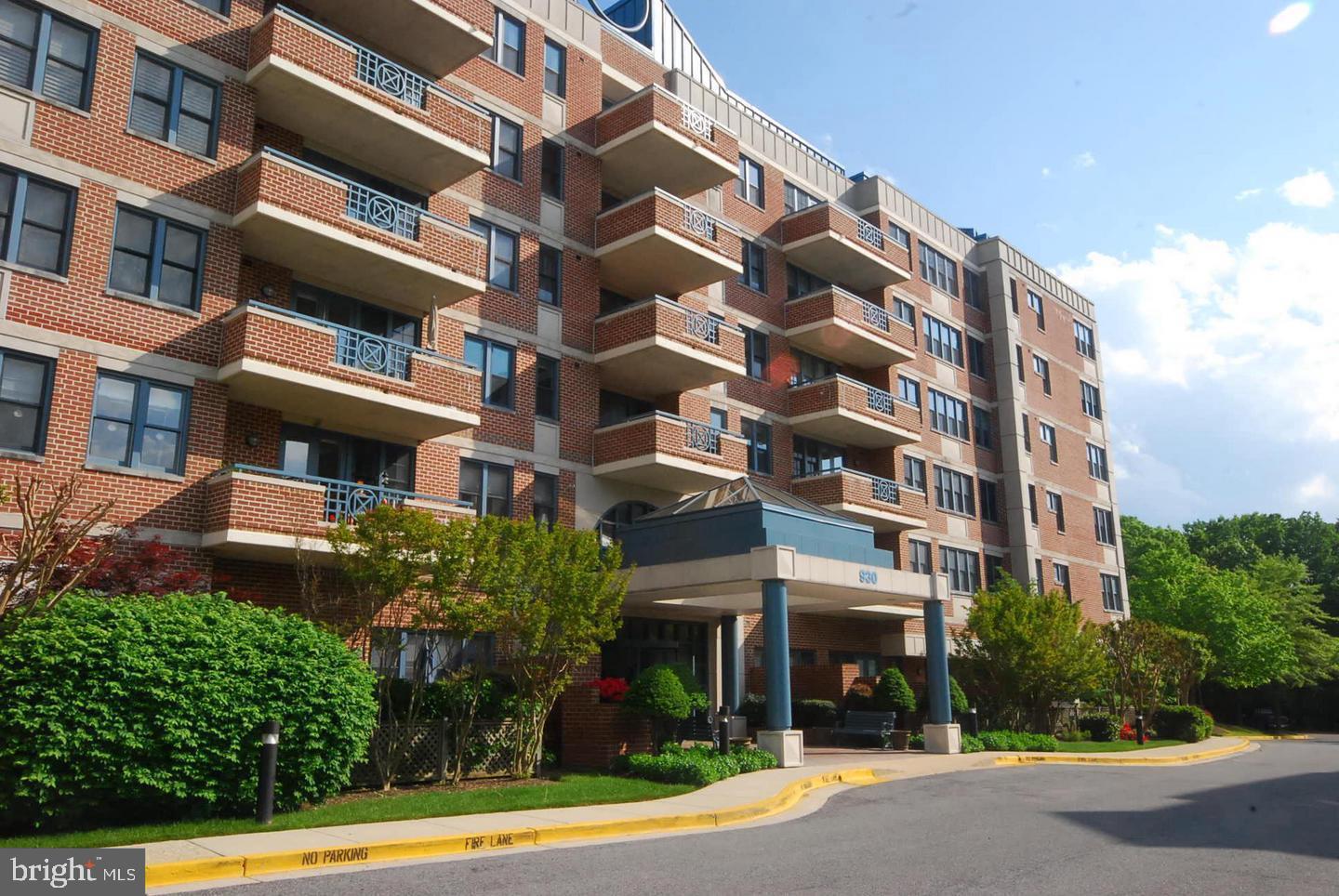 Welcome to 930 Astern Way — a completely renovated spacious 1-bedroom, 1½-bath condominium located in the sought-after 55+ community of Heritage Harbour. This bright and inviting unit offers modern comfort and low-maintenance living.

The open layout creates an airy feel, with abundant natural light flowing throughout the home. The generously sized bedroom includes a private full bath, while the additional half bath is perfect for guests. Whether you’re relaxing at home or entertaining friends, this condo provides both comfort and style.

One of the standout features of this building is the incredible convenience: residents enjoy access to a gym located right in the building, along with both an indoor pool and an outdoor pool — allowing you to swim and stay active year-round without ever leaving your immediate community.

Beyond the building, Heritage Harbour offers unmatched resort-style amenities at the Lodge, including another indoor and outdoor pool, fitness center, golf course, tennis and pickleball courts, kayak storage, walking paths, on-site restaurant, woodworking shop, community library, and countless clubs and social activities. This vibrant waterfront community is known for its active lifestyle and welcoming atmosphere.

If you’re looking for bright, updated living combined with exceptional amenities and convenience, 930 Astern Way delivers it all.