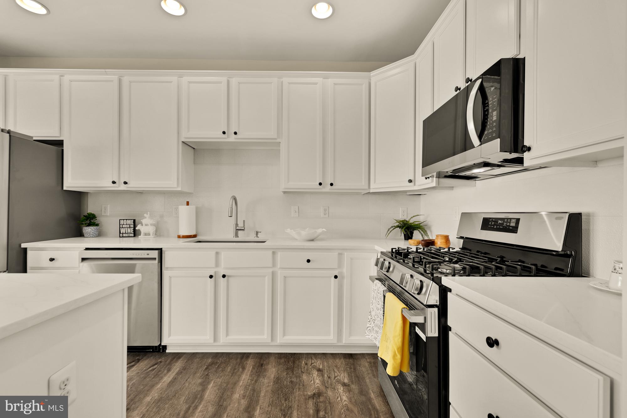 SUMMERFIELD AT MISSION PLACE - Residential