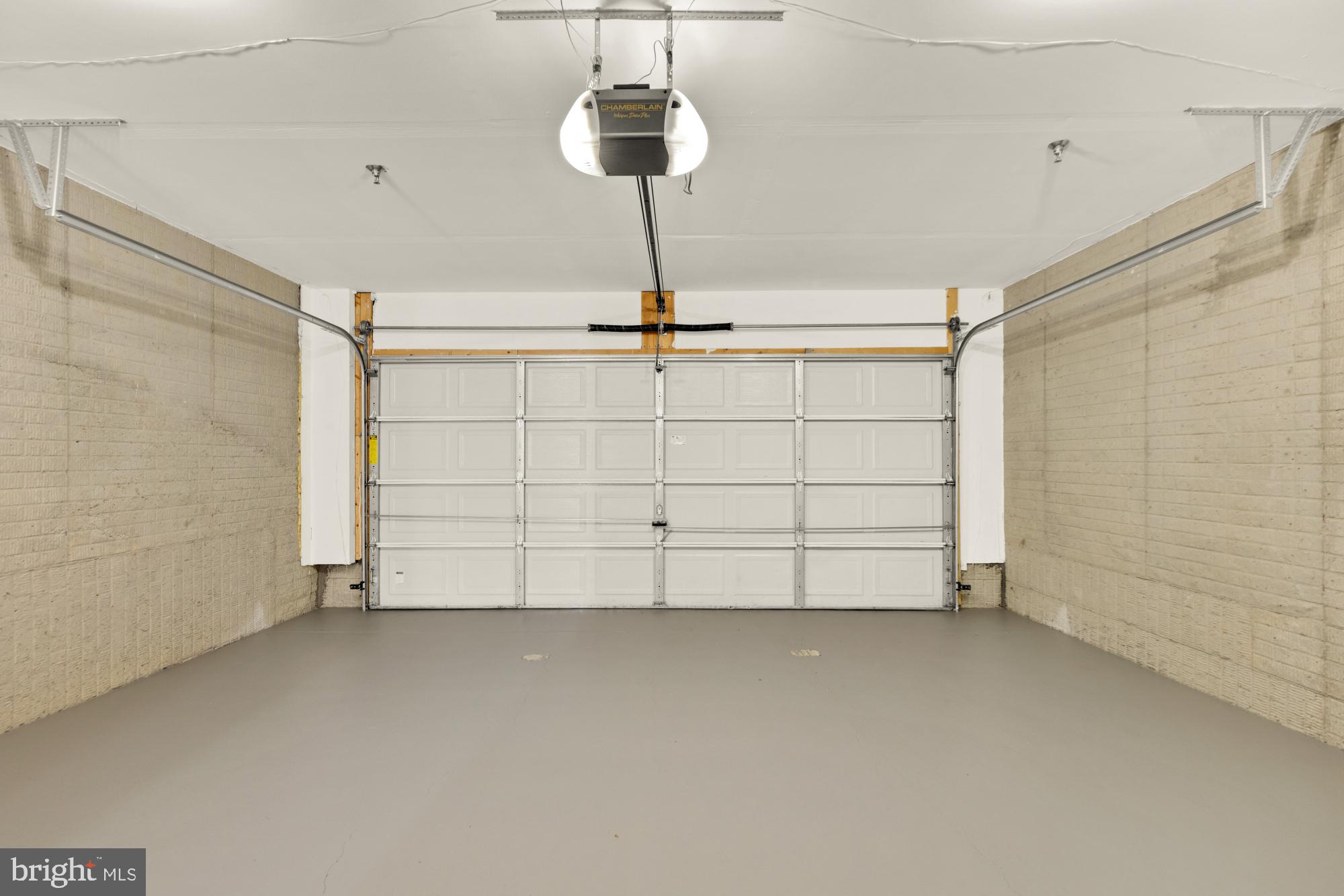 SUMMERFIELD AT MISSION PLACE - Residential