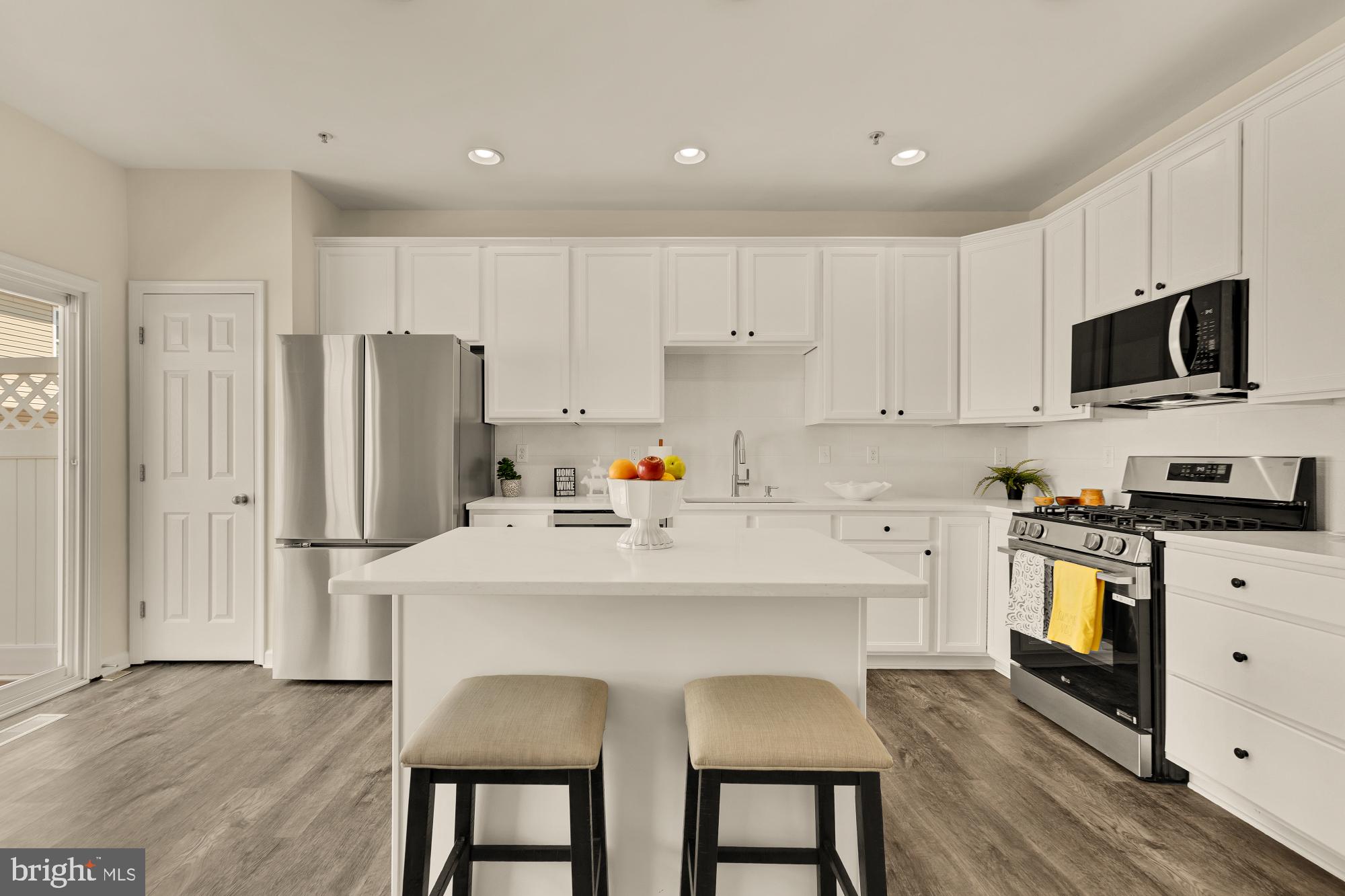 SUMMERFIELD AT MISSION PLACE - Residential