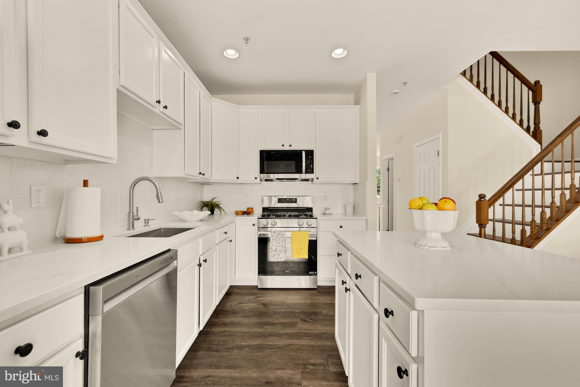SUMMERFIELD AT MISSION PLACE - Residential