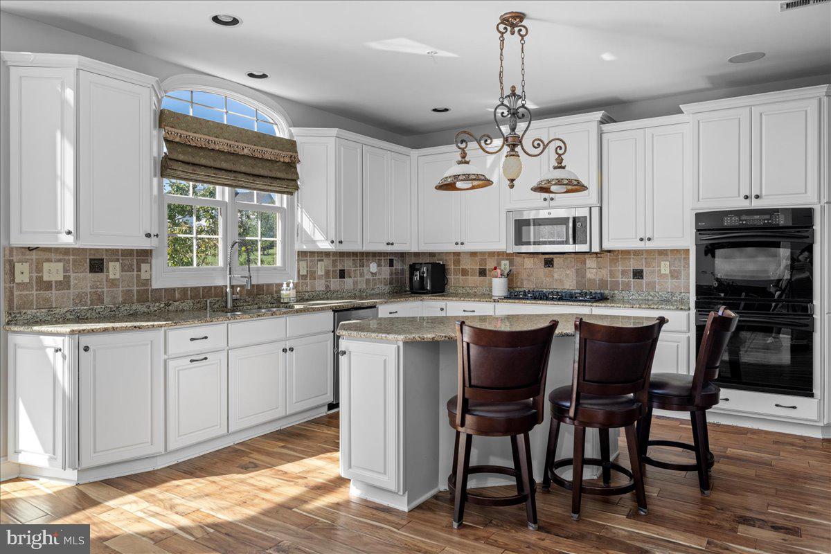 RIDINGS OF WARWICK - Residential