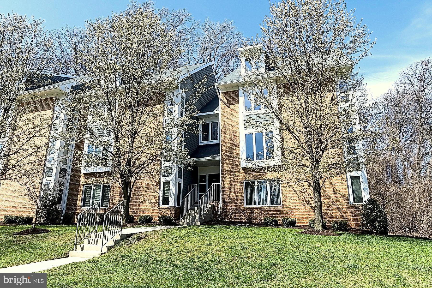 FAIRWAYS BAY HILLS CONDOMINIUMS - Residential
