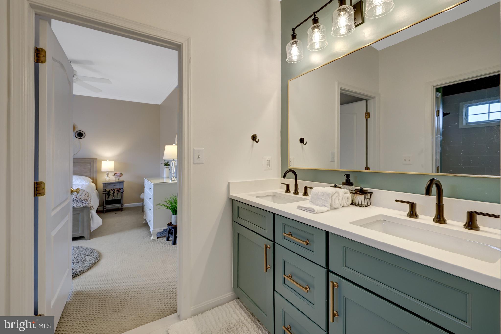 LOUDOUN VALLEY ESTATES - Residential