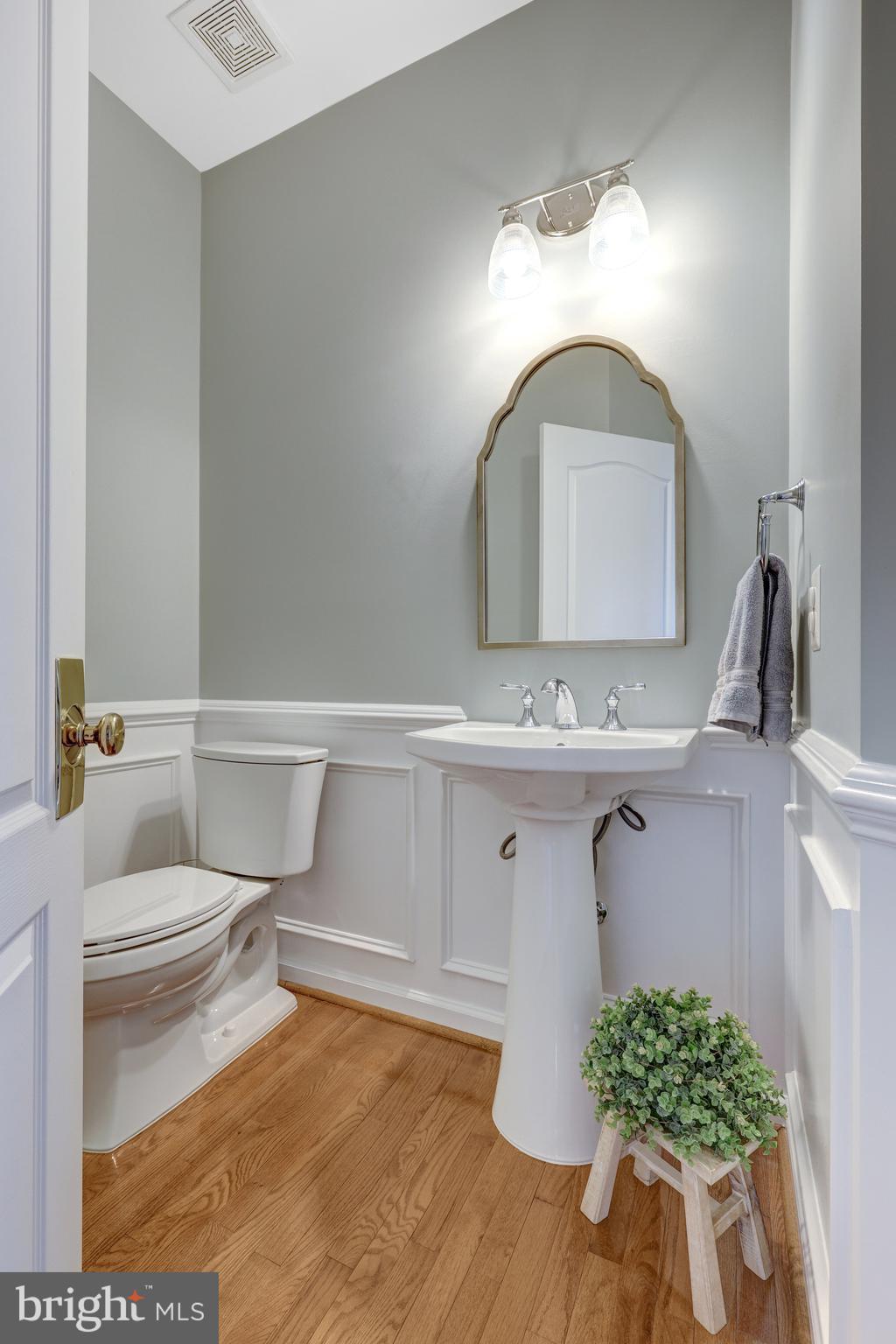 LOUDOUN VALLEY ESTATES - Residential