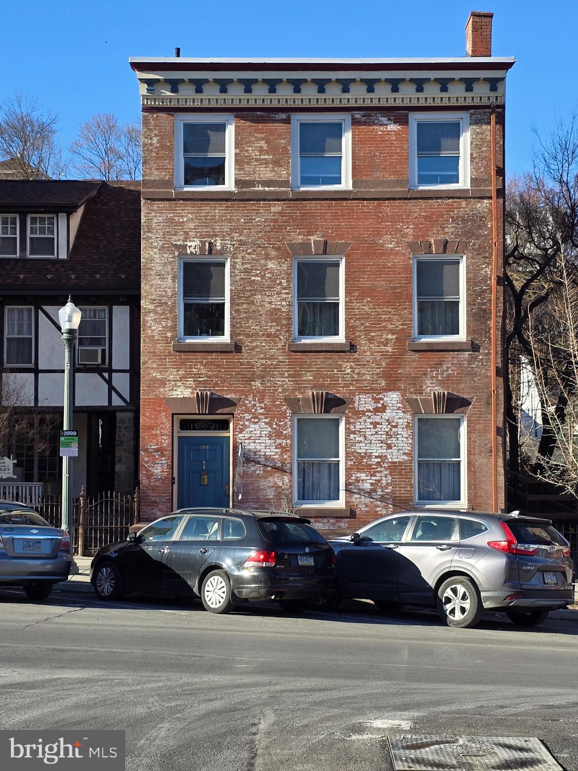 Convenient downtown location in Garfield Square.  Remodeled brownstone has this beautiful 1+ bedroom.... 2nd and 3rd floor apartment with office/ bonus room/ and in unit laundry.  Owner is paying sewer and trash. All appliances included (stove, fridge, washer, dryer). There is off street parking for one car out back. Get this while it is available- this rental will go quick! Don't wait!