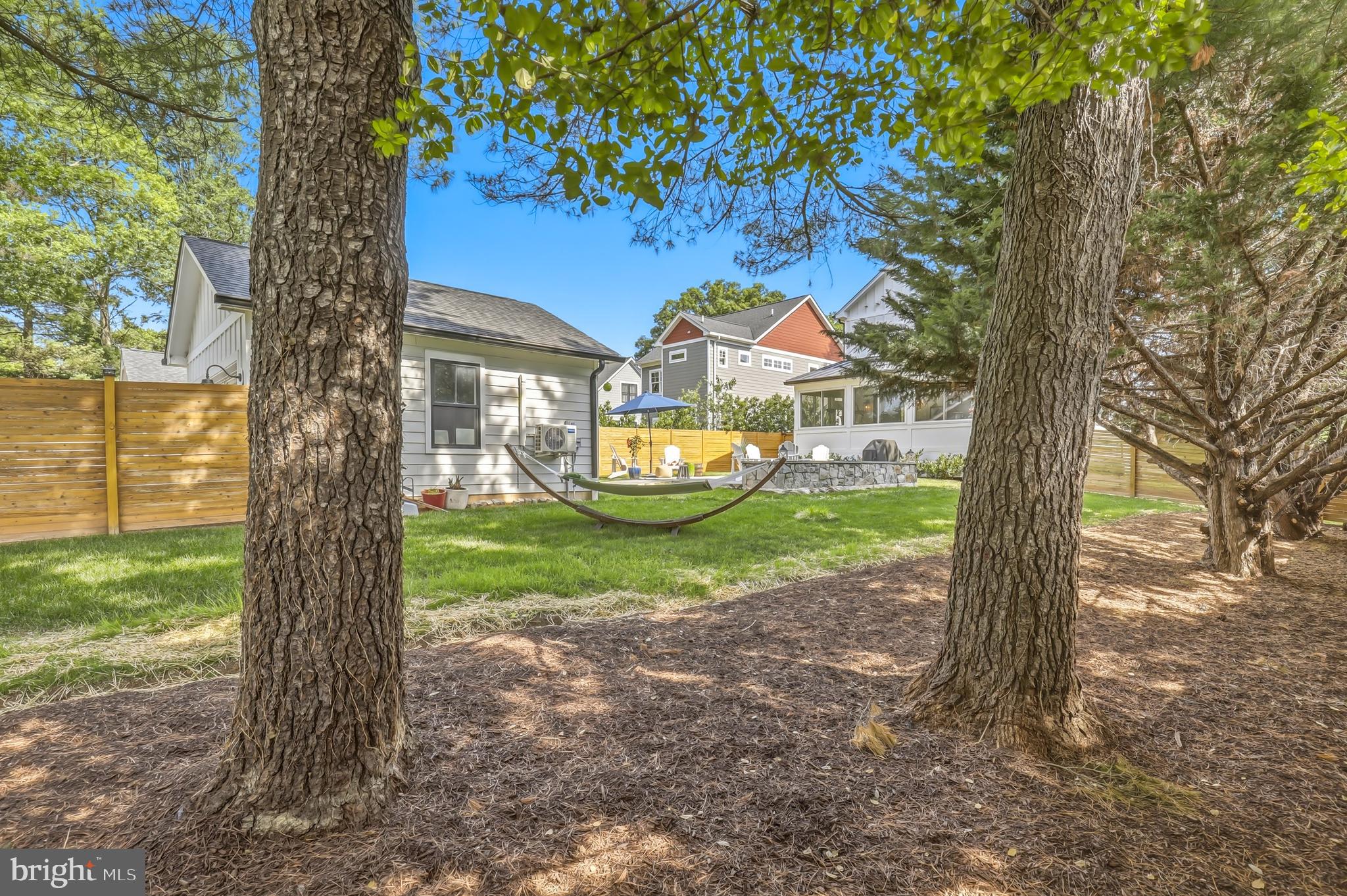 JANETA - Residential