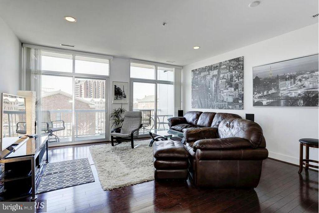LIGHTHOUSE POINT EAST - Residential Lease