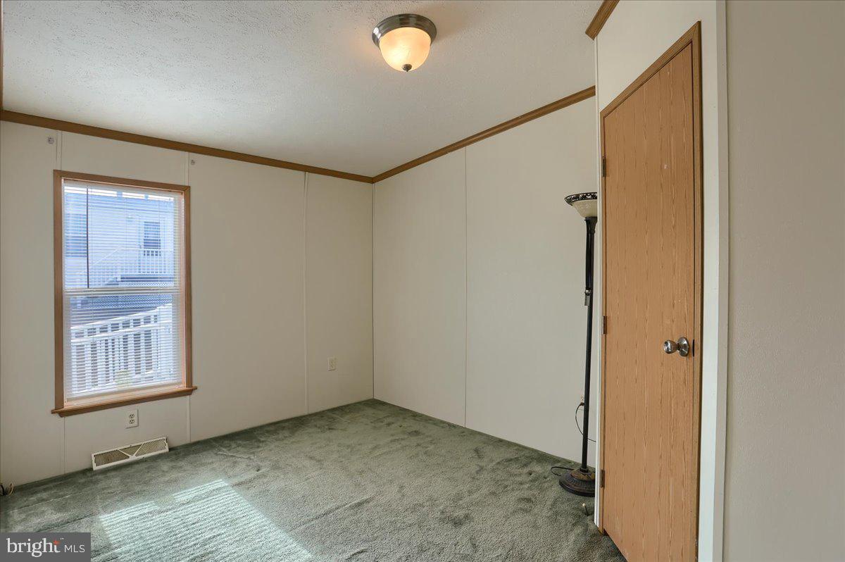 EAGLE VIEW MOBILE HOME PK - Residential