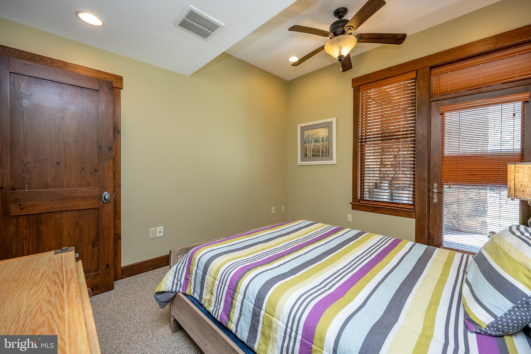 OVERLOOK CABINS - Residential