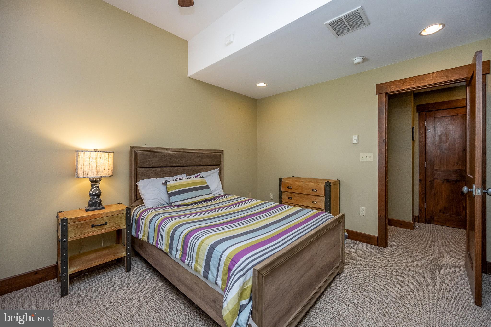 OVERLOOK CABINS - Residential
