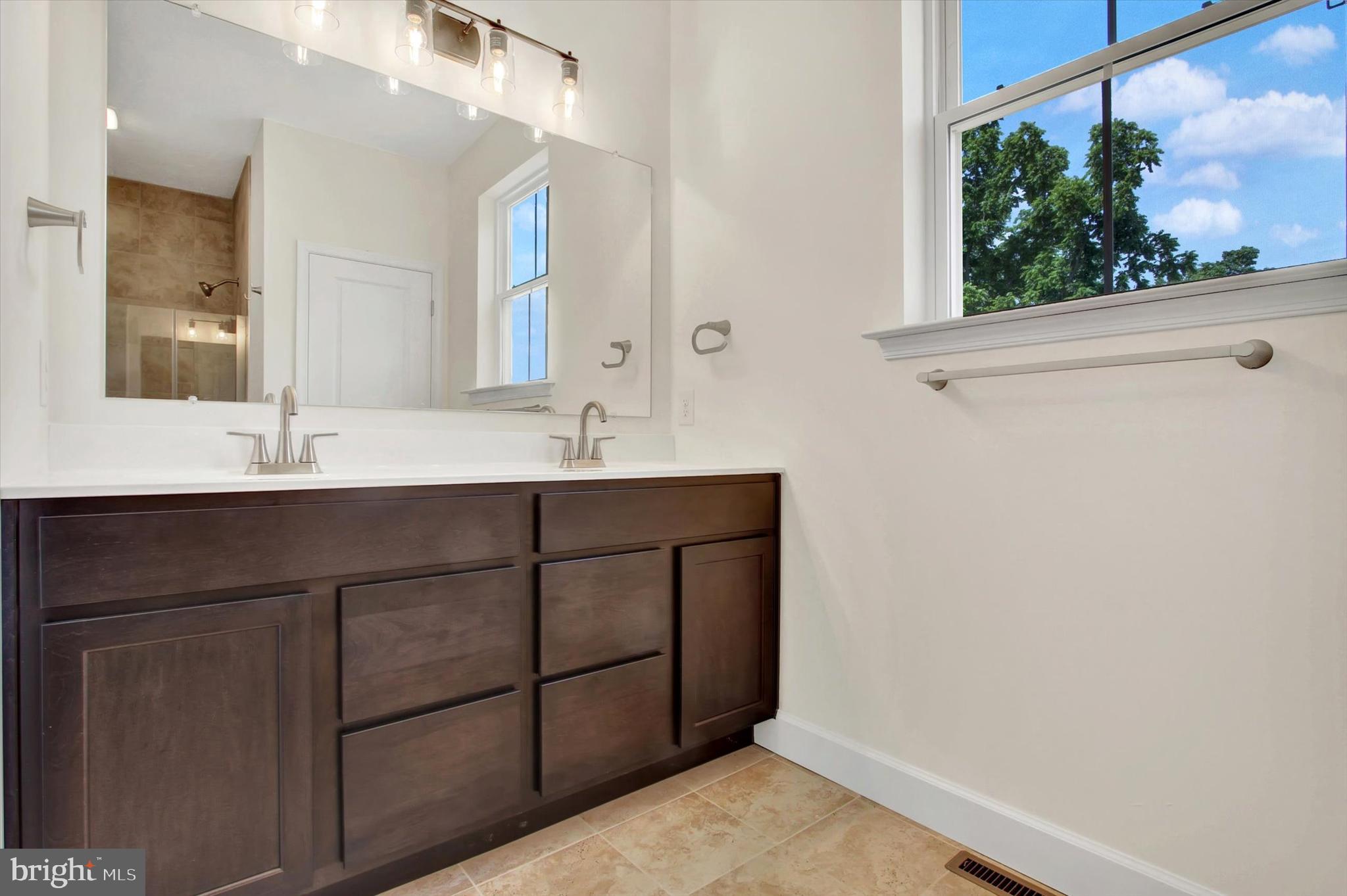 THORNBURY HUNT II - Residential