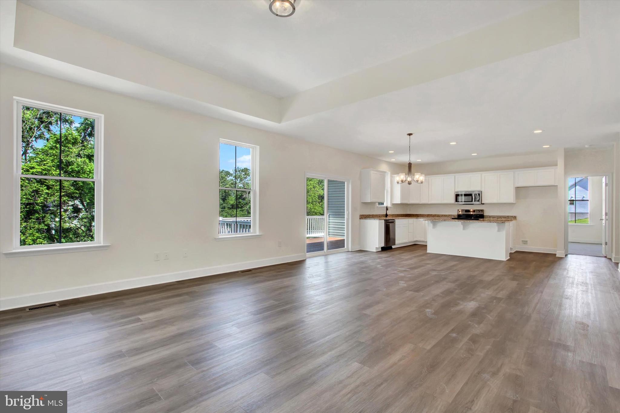 THORNBURY HUNT II - Residential