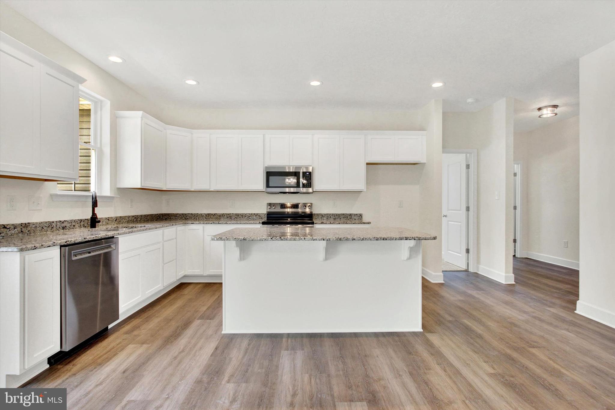 THORNBURY HUNT II - Residential