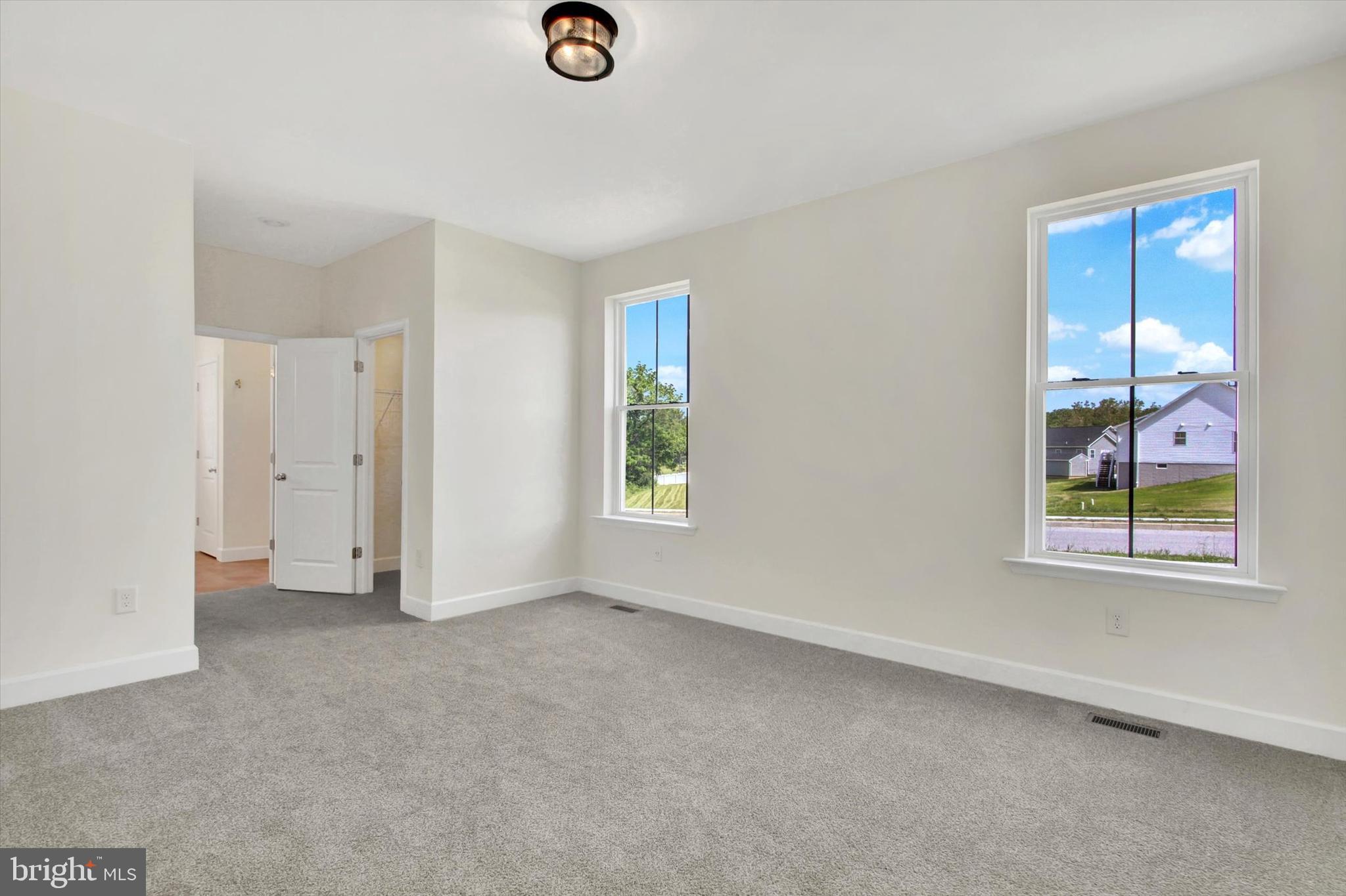 THORNBURY HUNT II - Residential