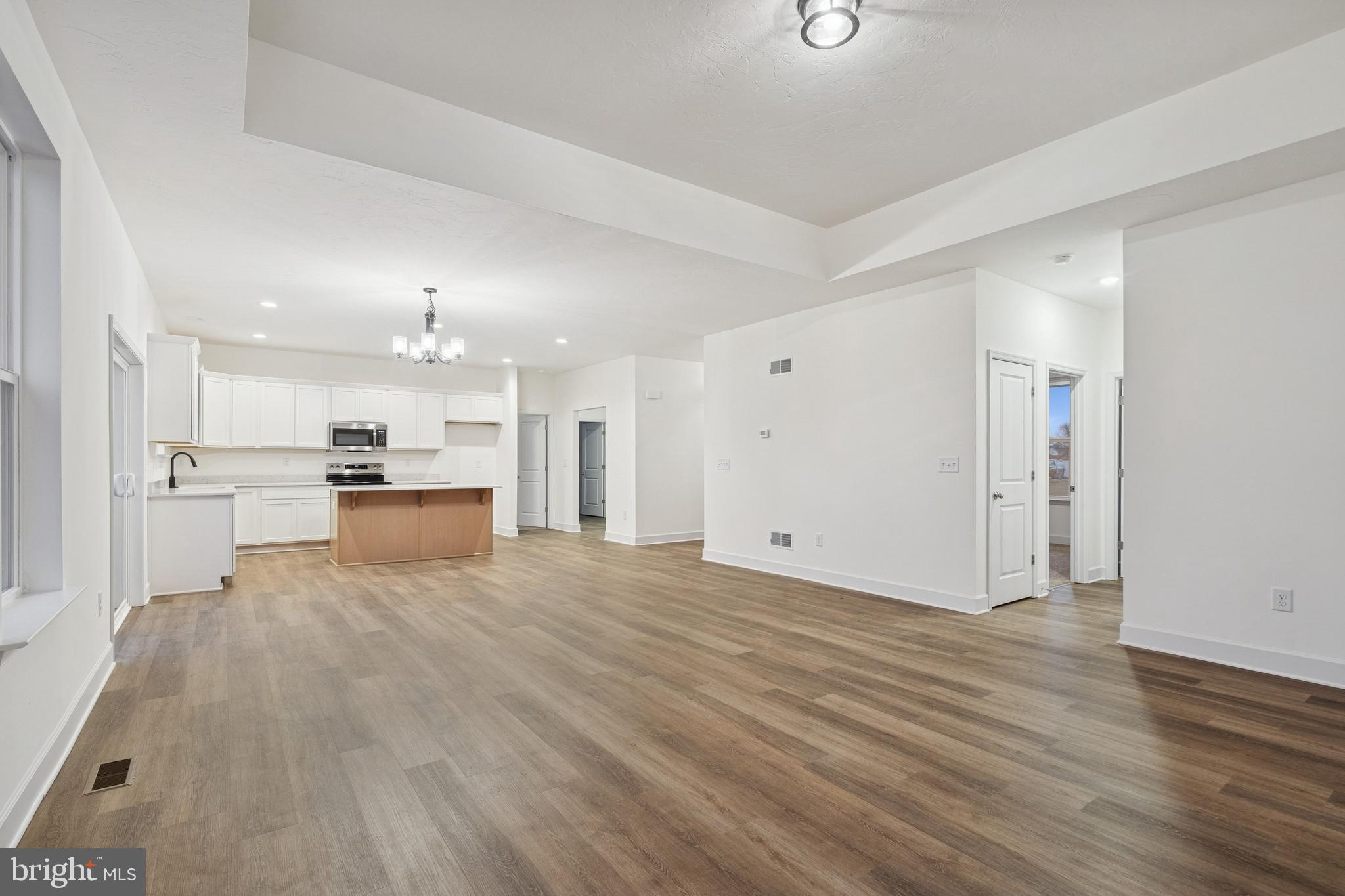 THORNBURY HUNT II - Residential