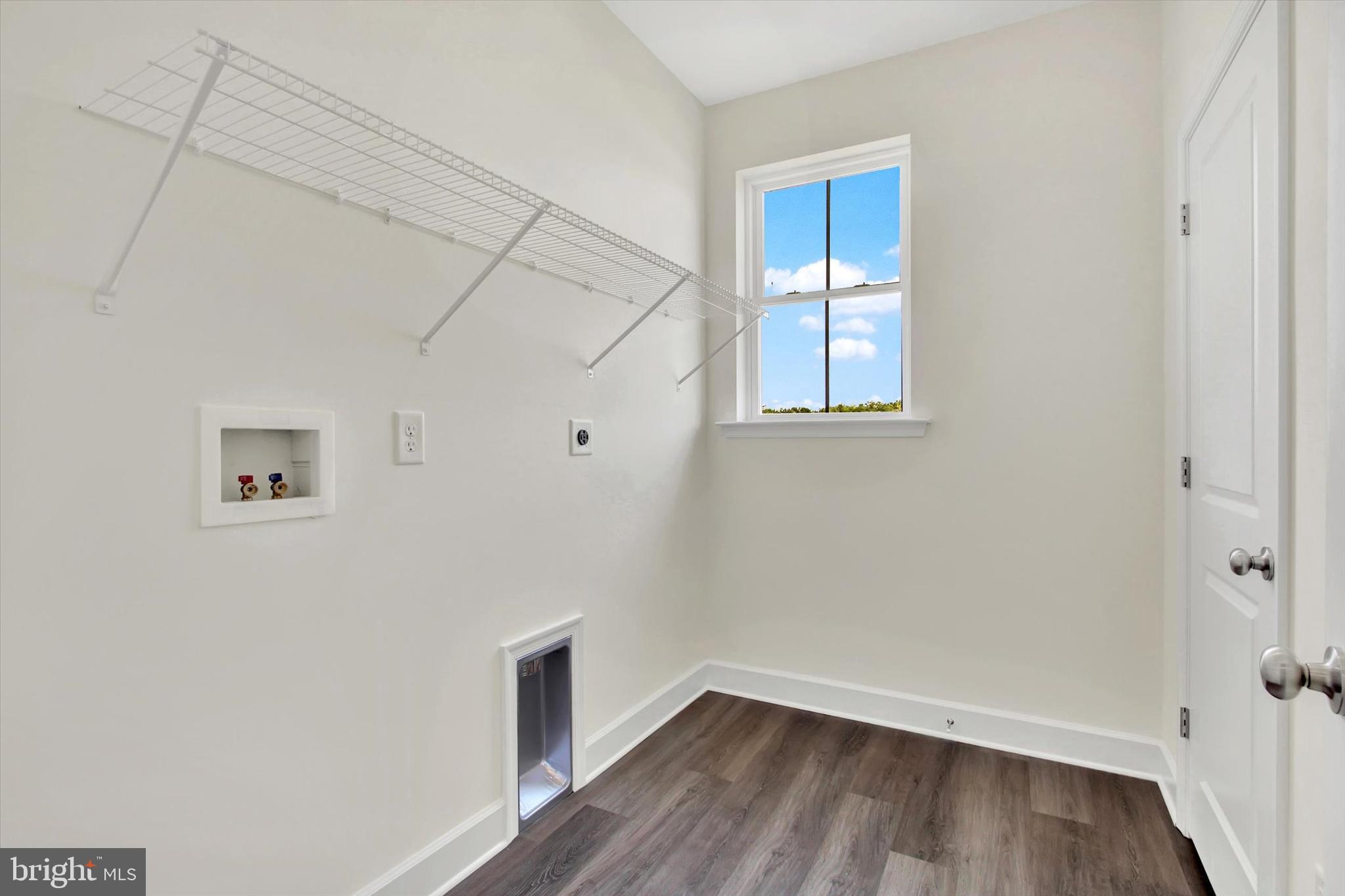 THORNBURY HUNT II - Residential