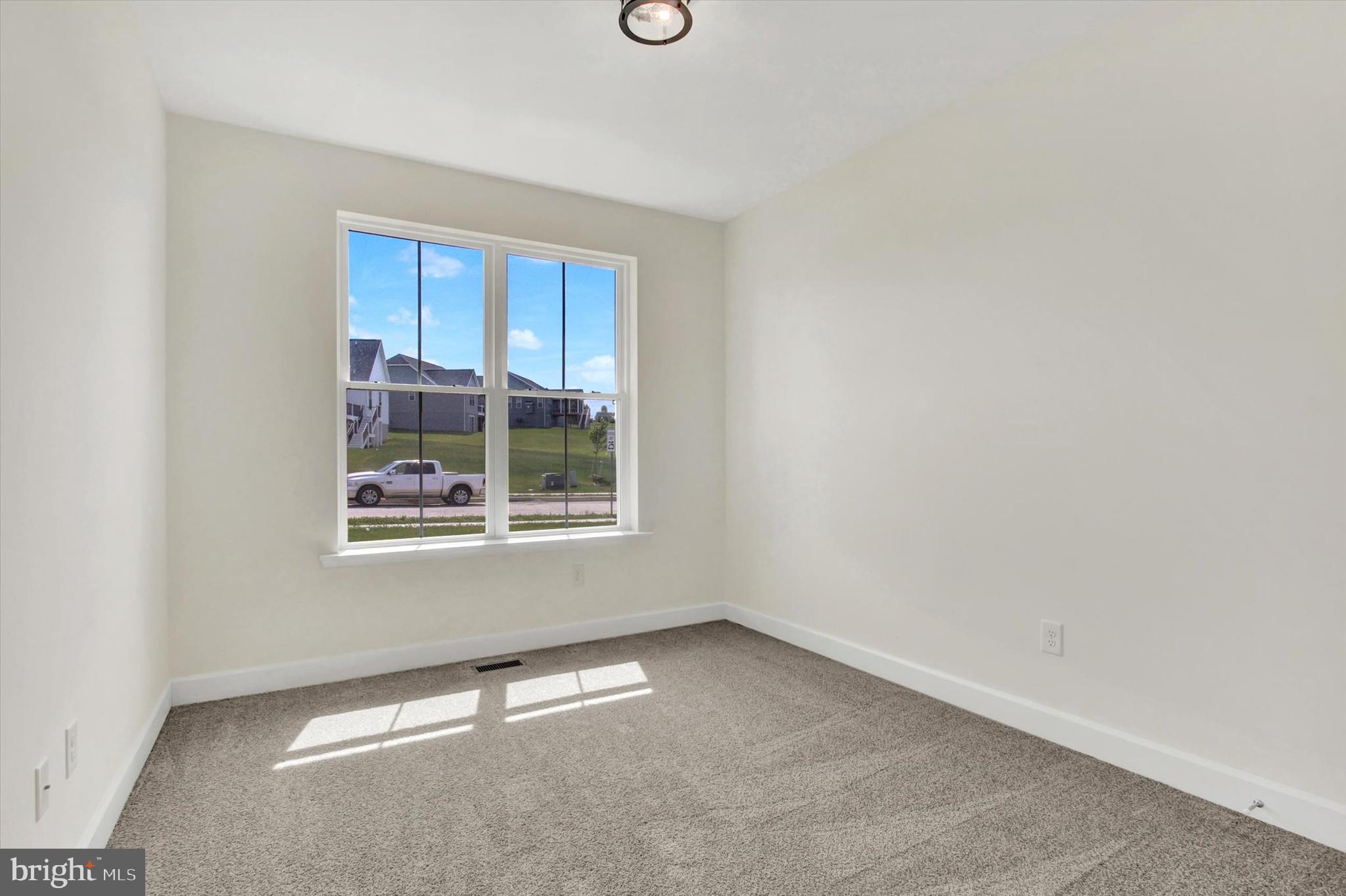 THORNBURY HUNT II - Residential