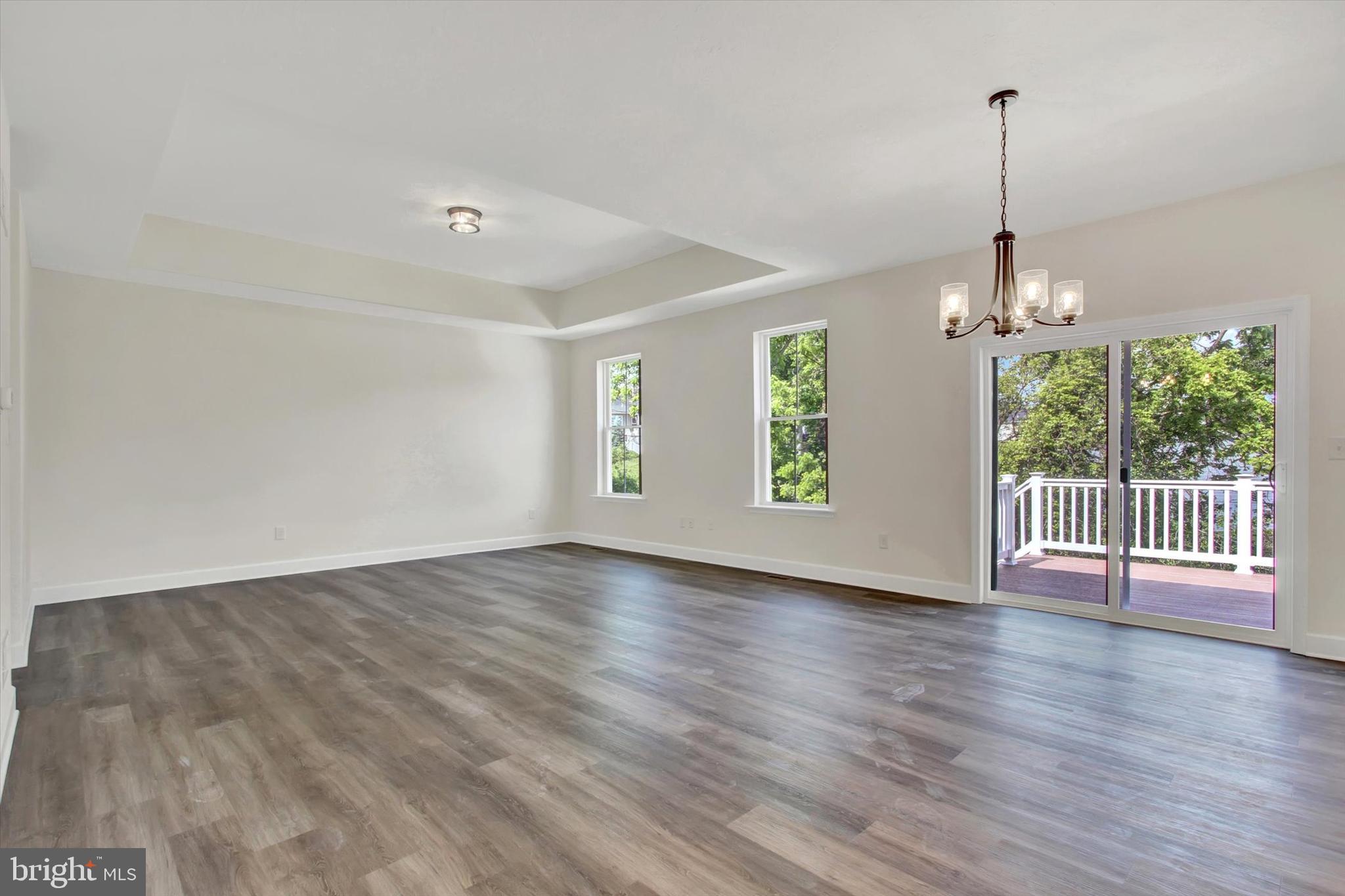 THORNBURY HUNT II - Residential