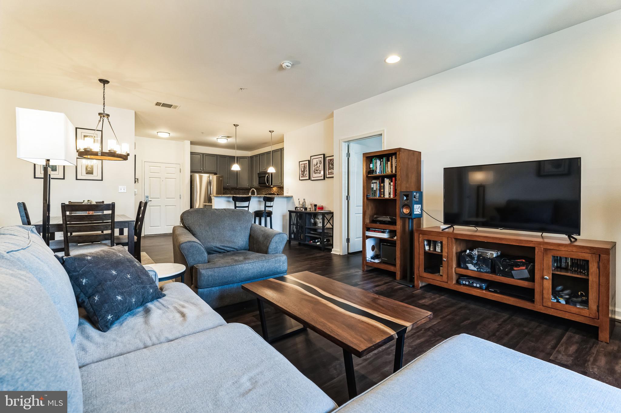 THE GRANDE AT RIVERVIEW - Residential Lease