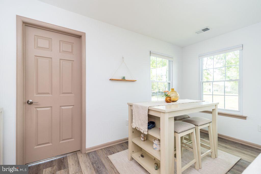 VILLAGE SHIRES - Residential