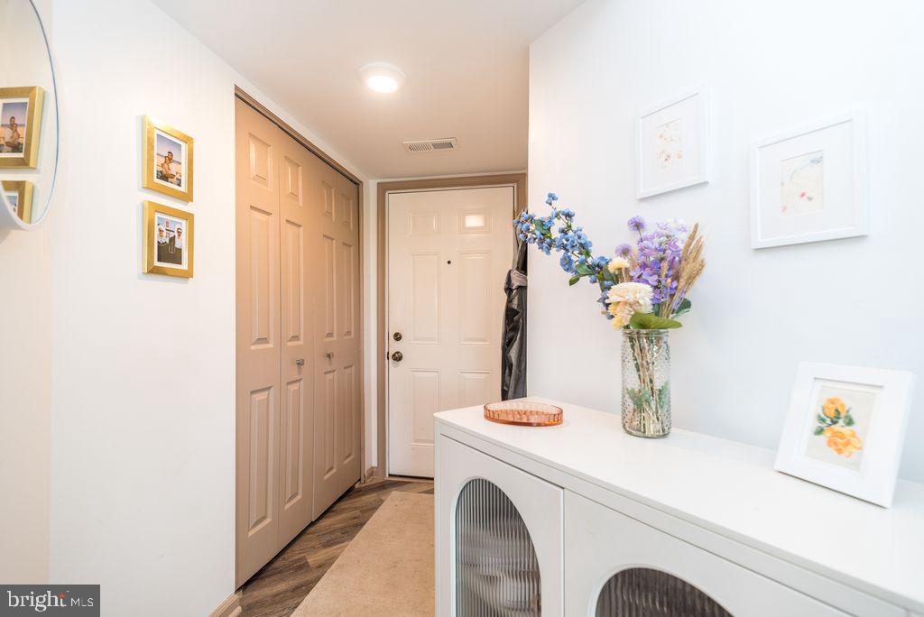 VILLAGE SHIRES - Residential