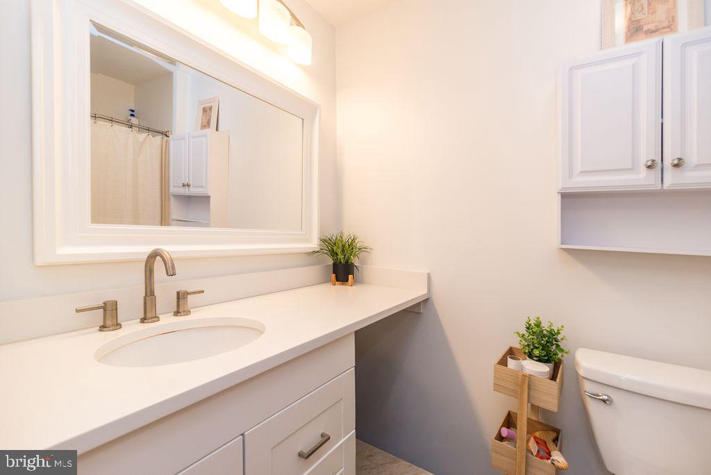 VILLAGE SHIRES - Residential