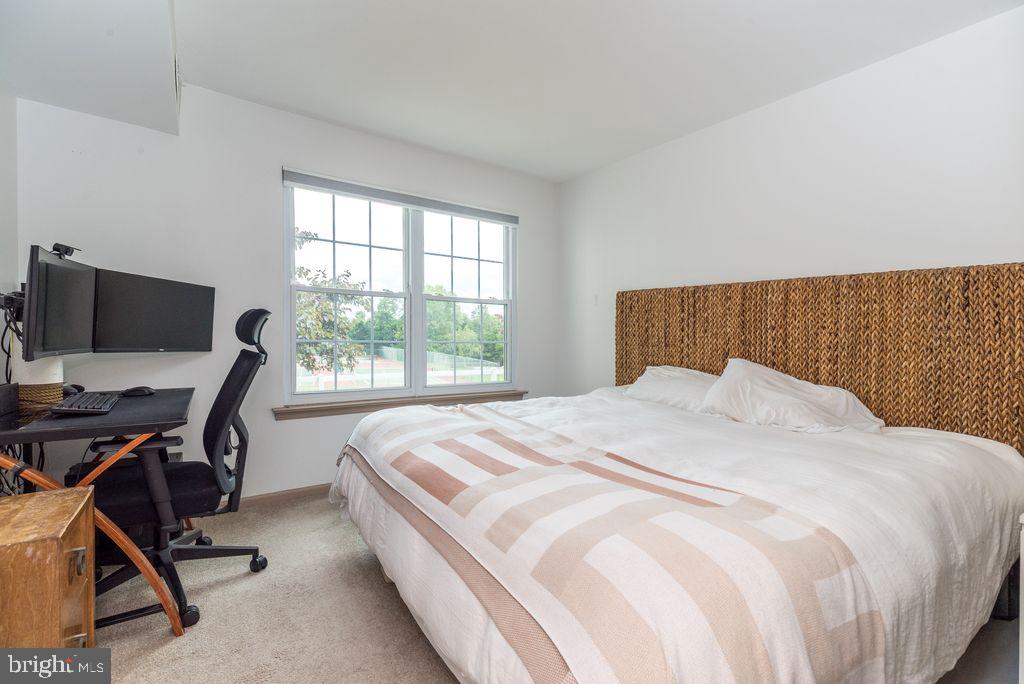 VILLAGE SHIRES - Residential