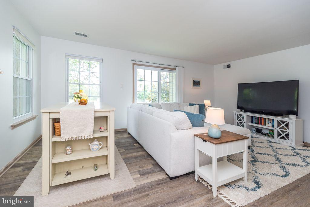 VILLAGE SHIRES - Residential