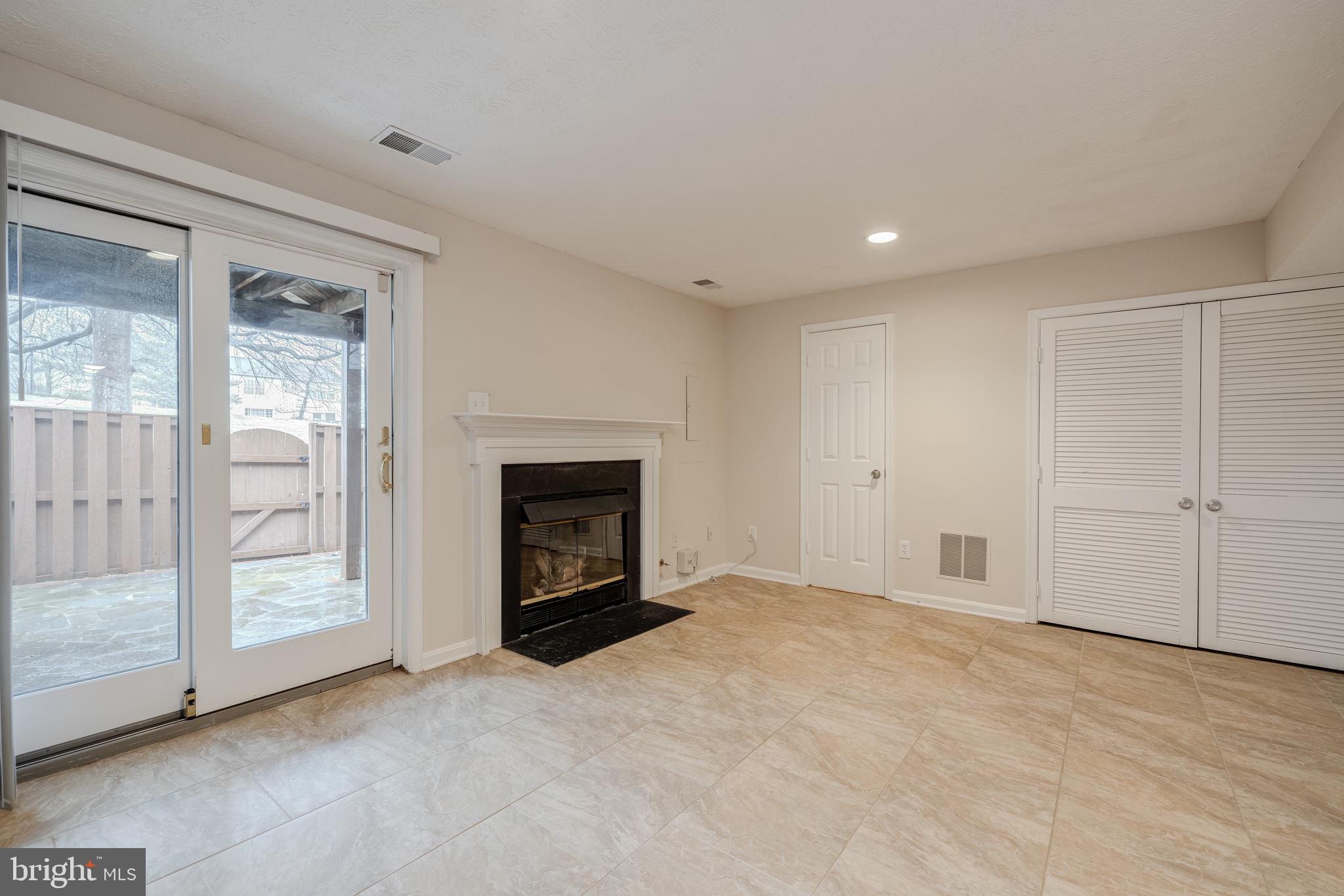 LANDSDOWNE - Residential Lease