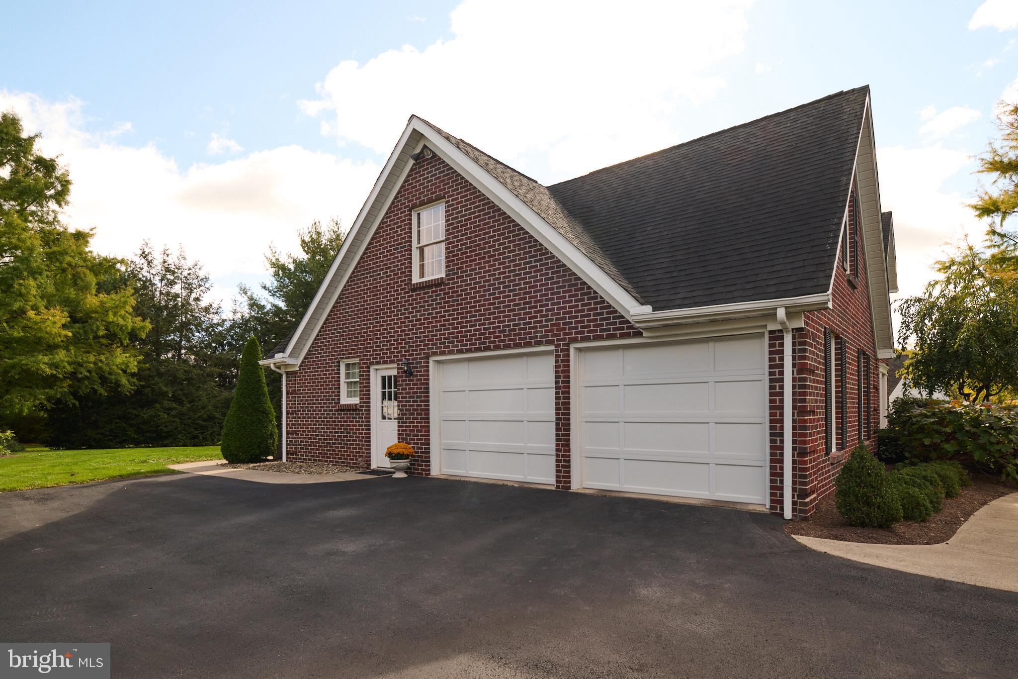 CENTRE HILLS - Residential