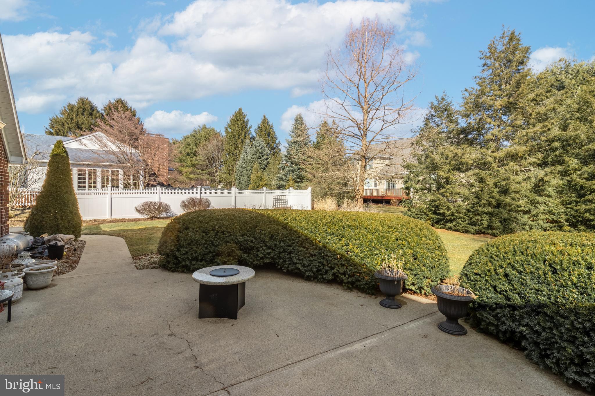 CENTRE HILLS - Residential