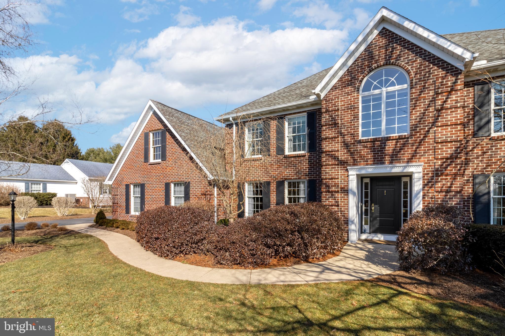 CENTRE HILLS - Residential