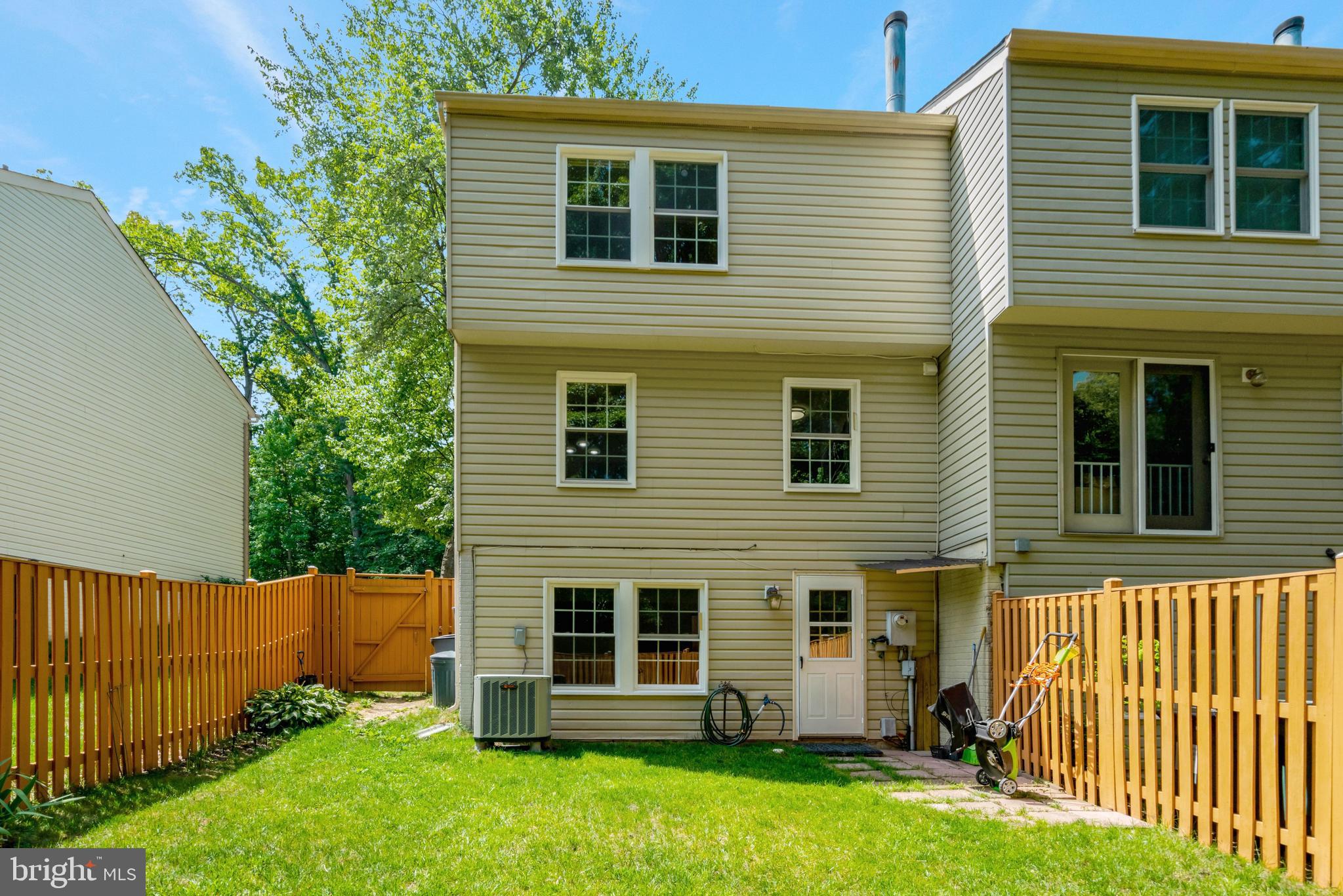 POHICK VILLAGE - Residential