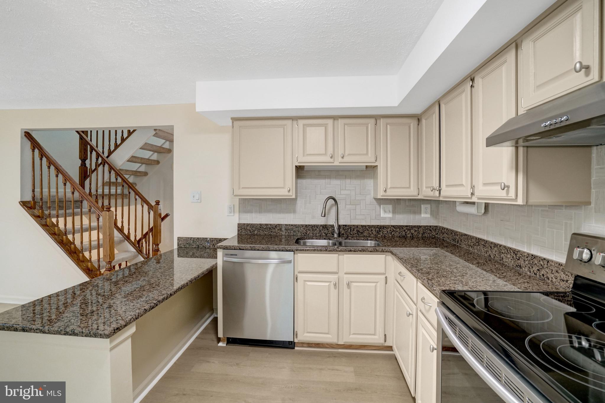 POHICK VILLAGE - Residential