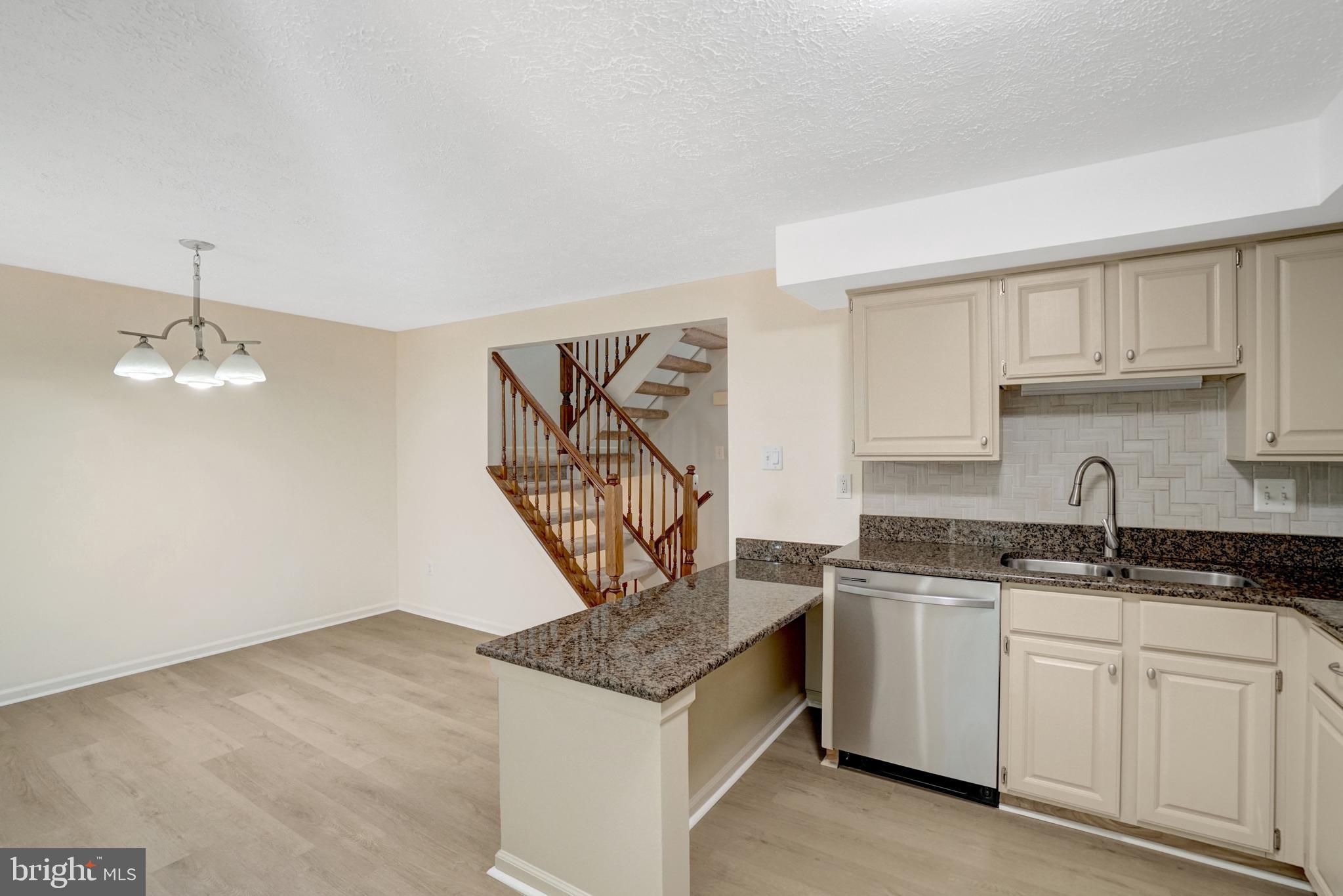 POHICK VILLAGE - Residential