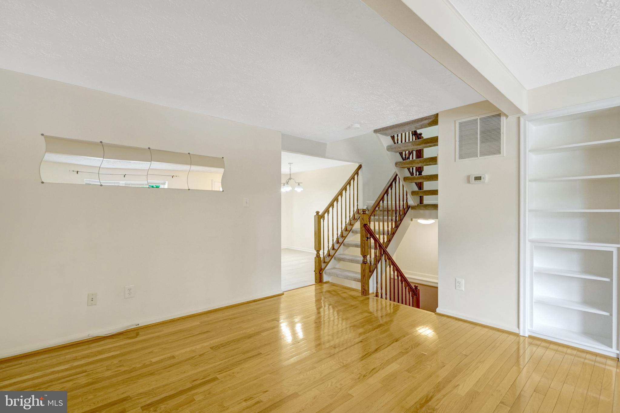POHICK VILLAGE - Residential