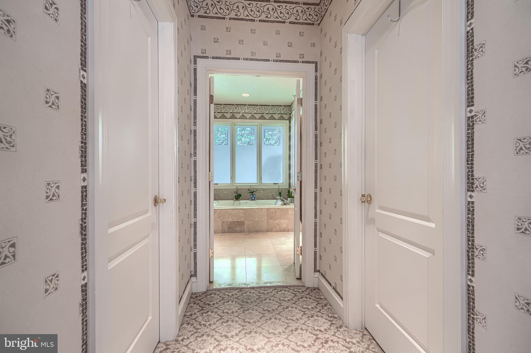 THE ENCLAVE - Residential