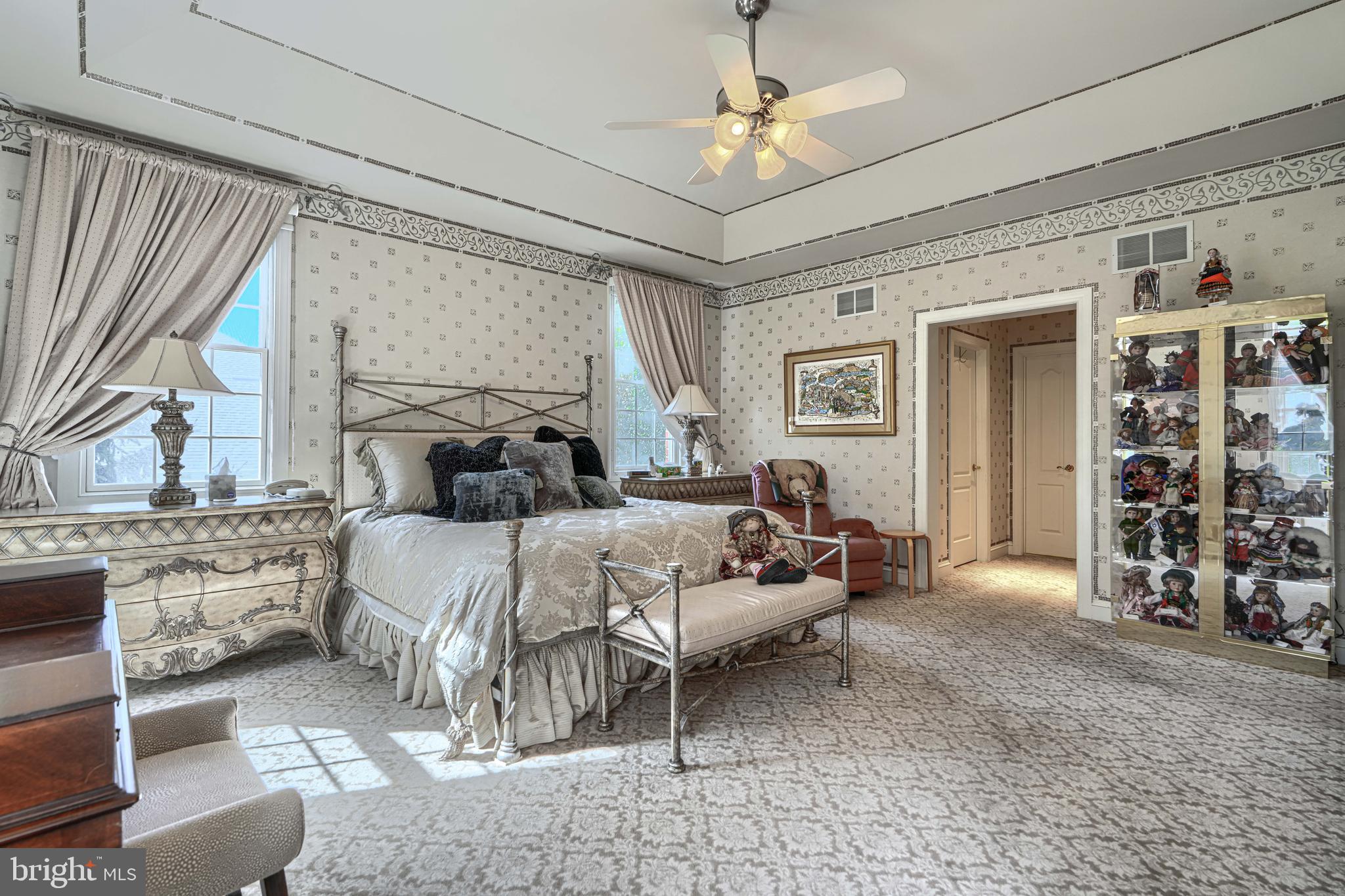 THE ENCLAVE - Residential