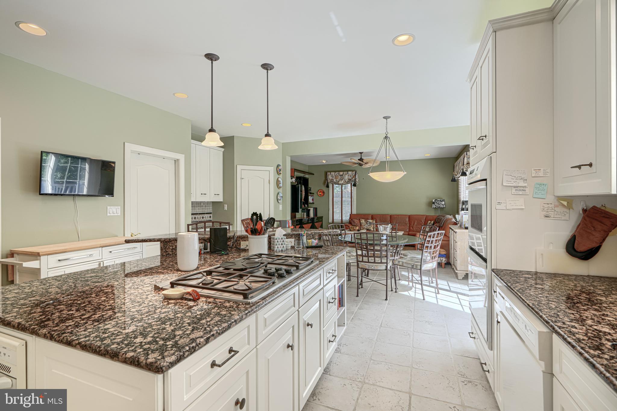 THE ENCLAVE - Residential