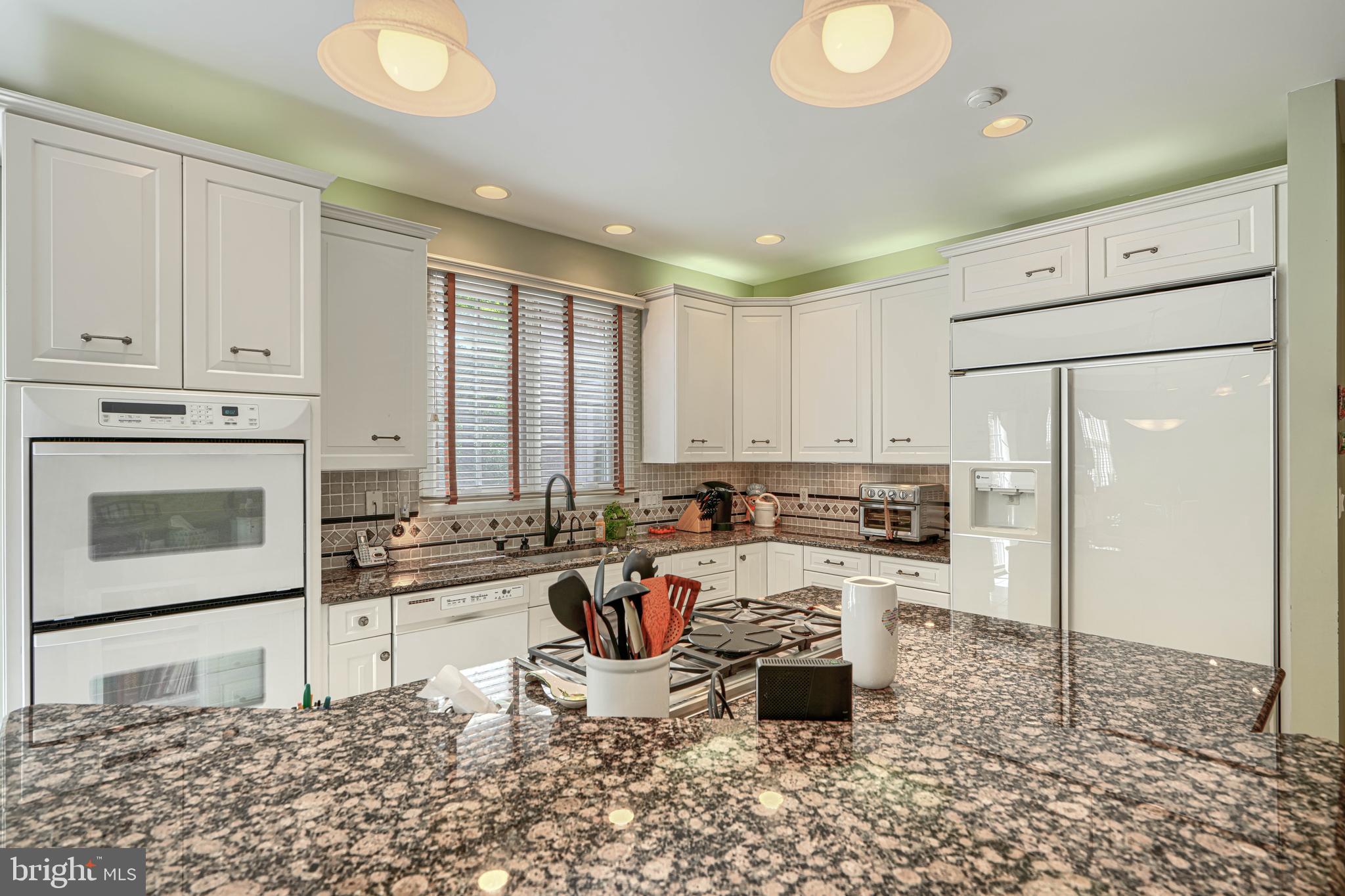 THE ENCLAVE - Residential