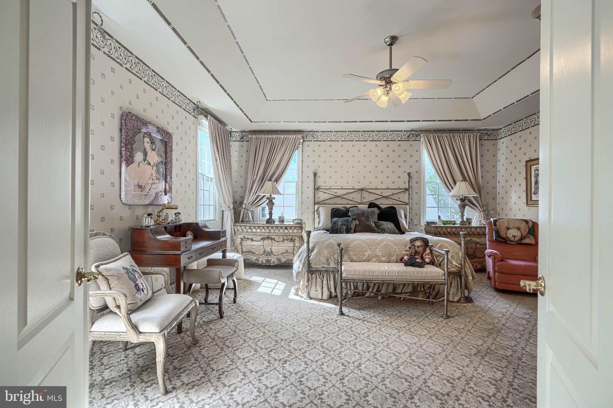 THE ENCLAVE - Residential