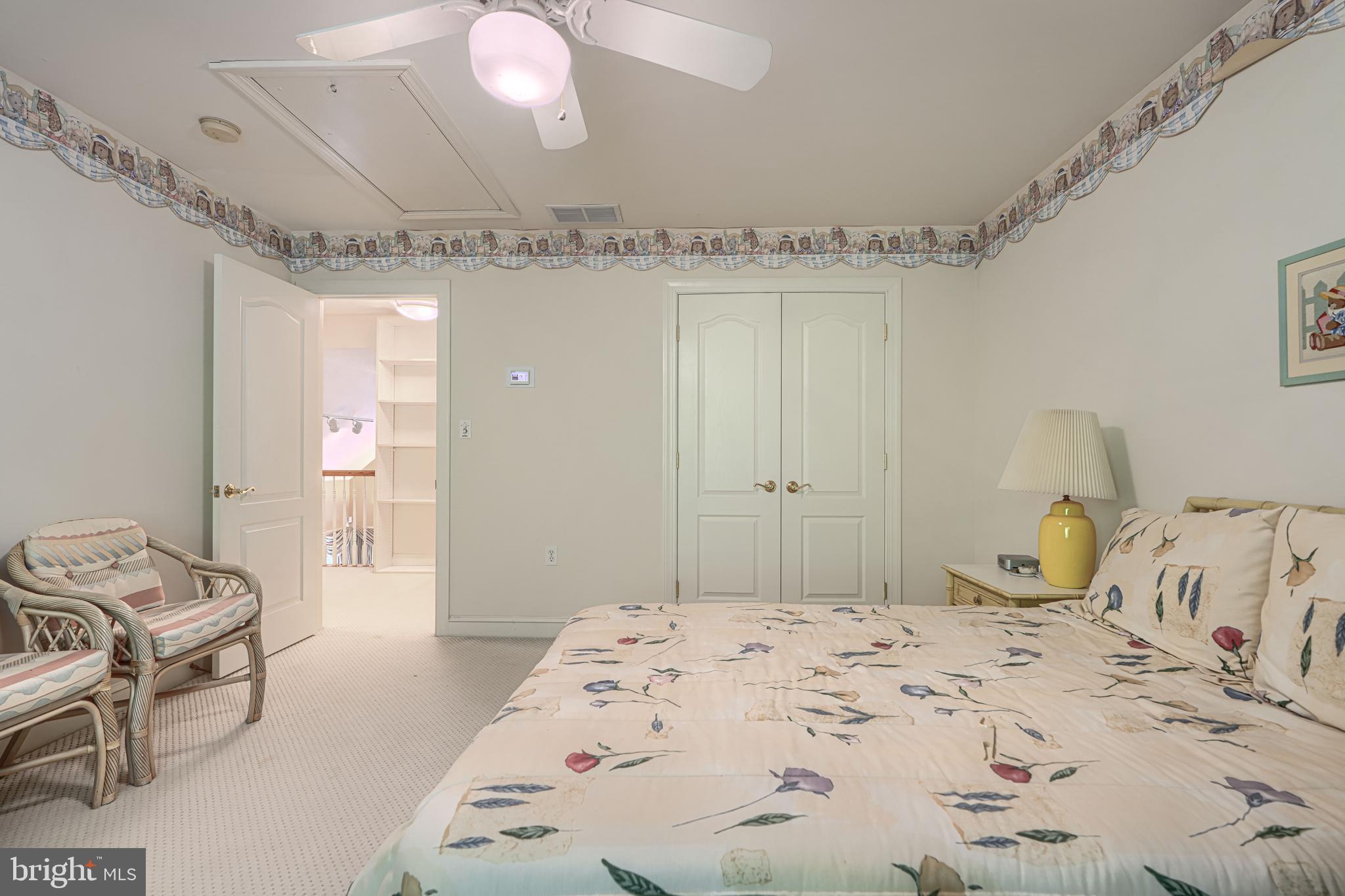 THE ENCLAVE - Residential