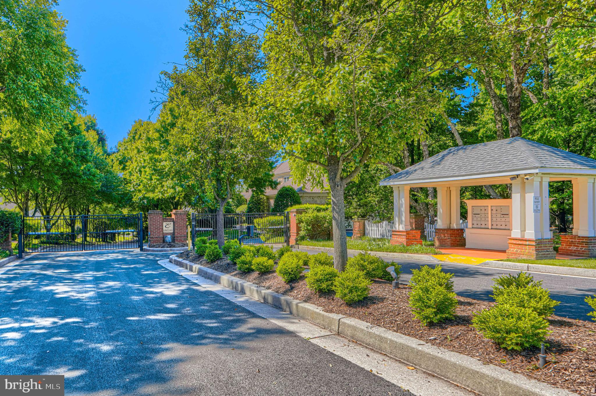 THE ENCLAVE - Residential